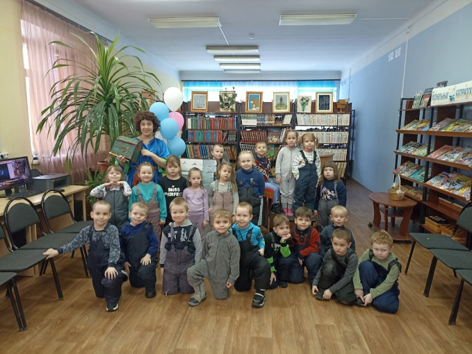 Экскурсия в детскую библиотеку Экскурсия в детскую библиотеку.